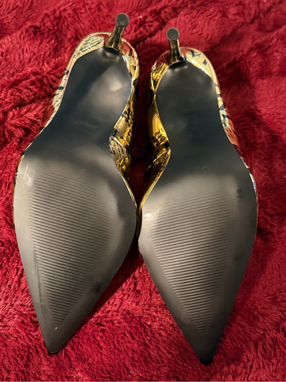 BRAND NEW Steve Madden Vala Flawless Gold Newspaper Print Stiletto Pumps 9.5 - Picture 5 of 7